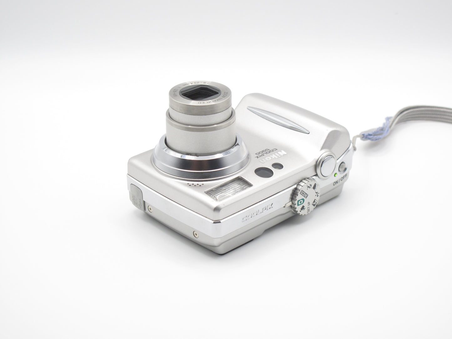 Nikon Coolpix 5900