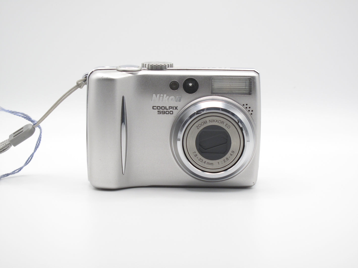 Nikon Coolpix 5900