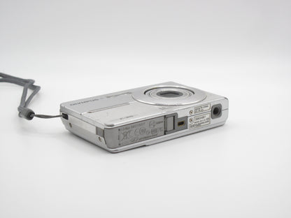 Olympus C-25