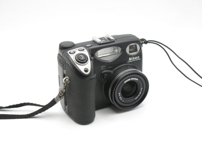 Nikon Coolpix 5000